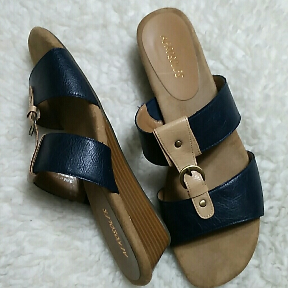 Aerosoles Black, Beige Slip On Sandals